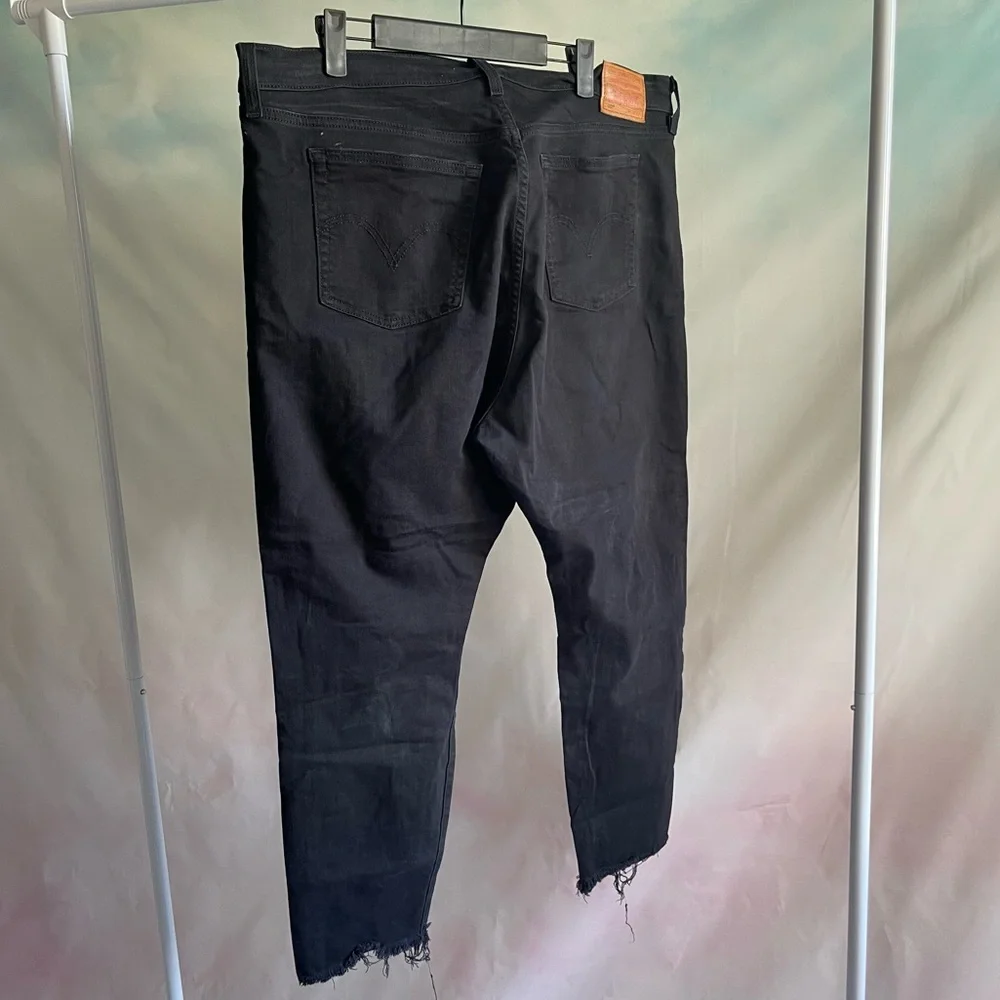 Levi’s Wedgie Skinny Destructed Black Skinny Raw Hem Jean Womens Size 18W - Picture 7 of 12